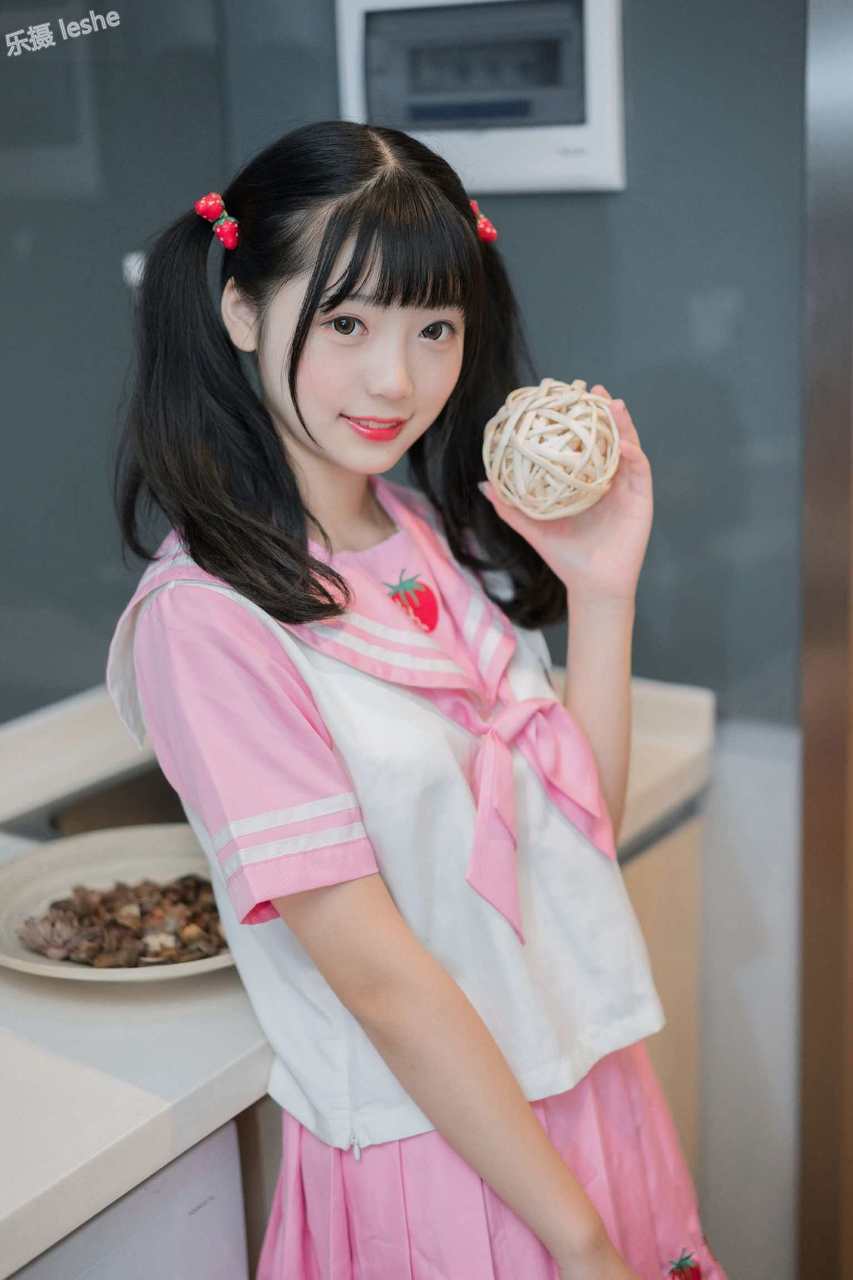 风之领域 0113 - Loli girl in pink strawberry suit - (45P)